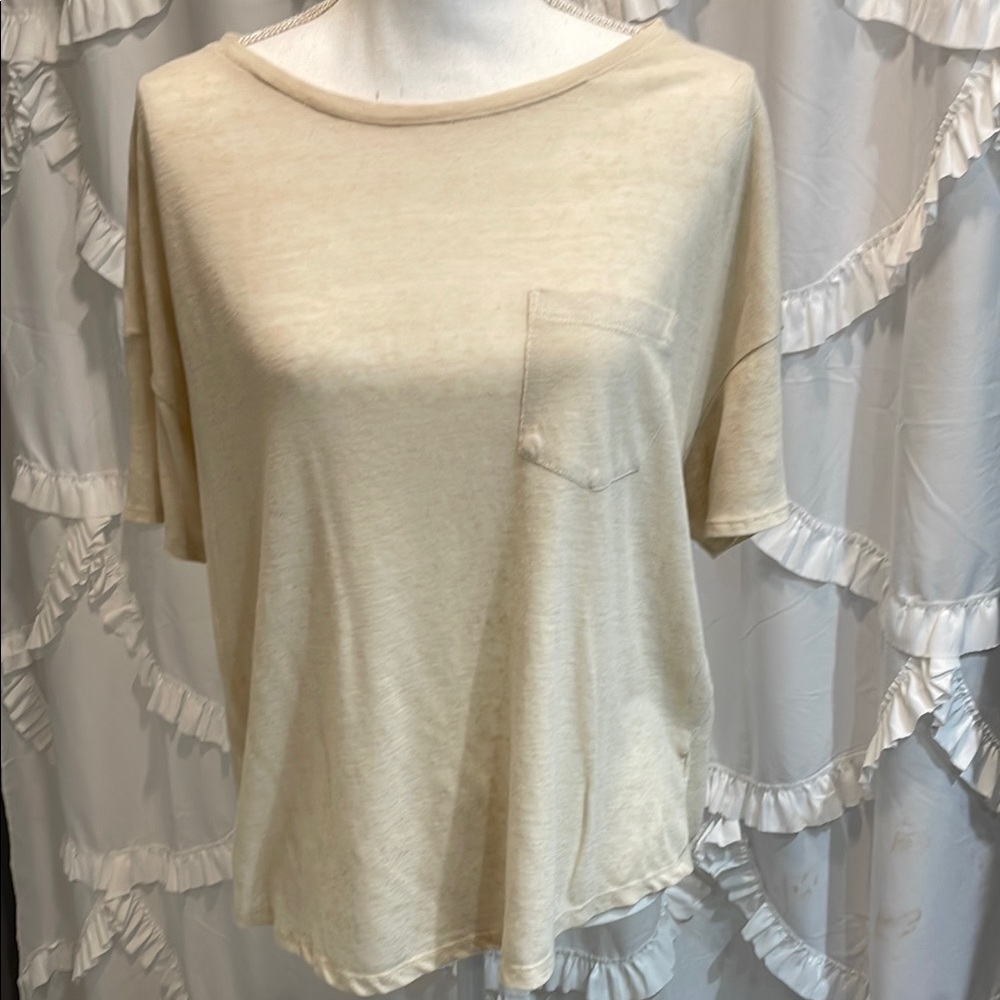 Old Navy pocket tee excellent condition
